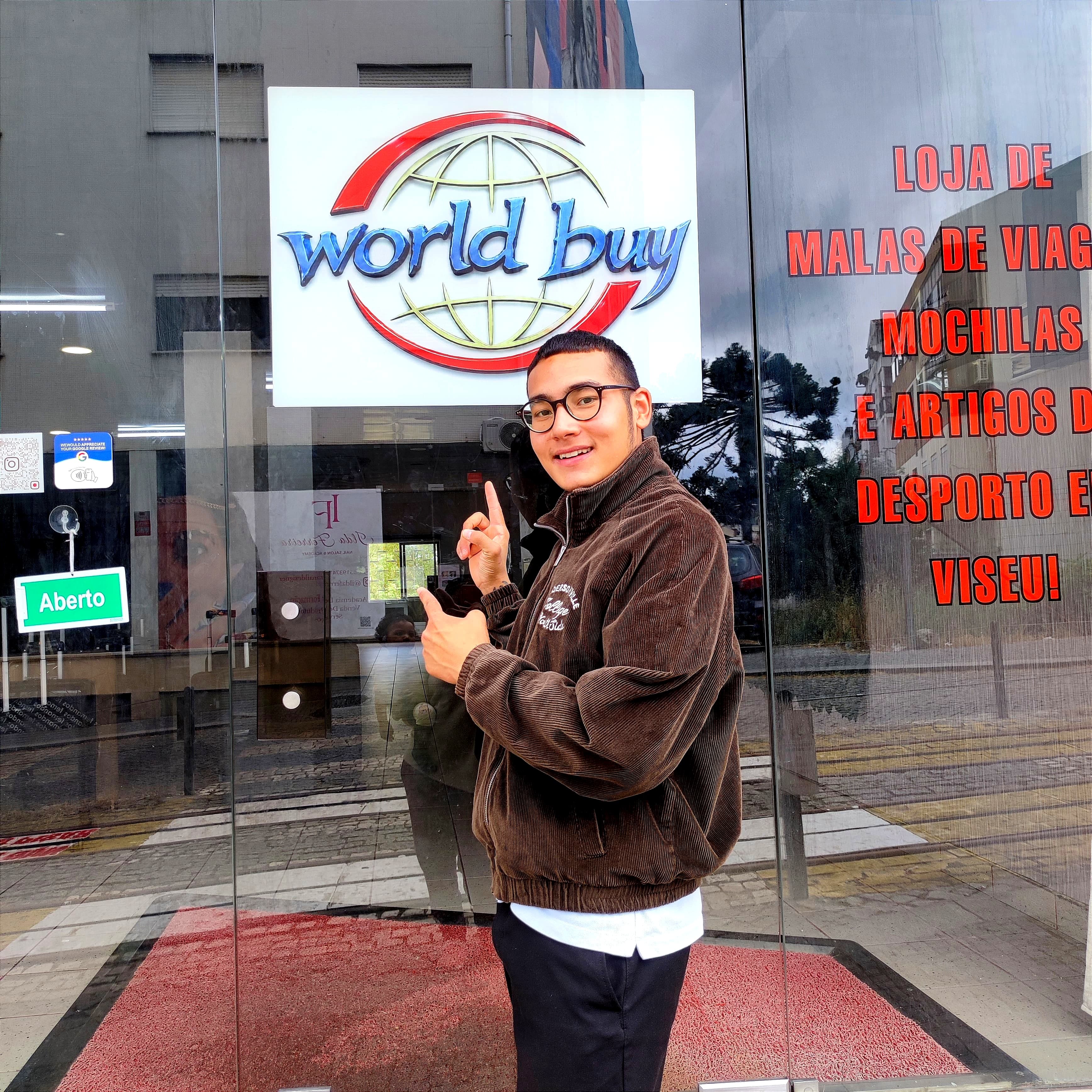 Frente da loja Worldbuy em Viseu