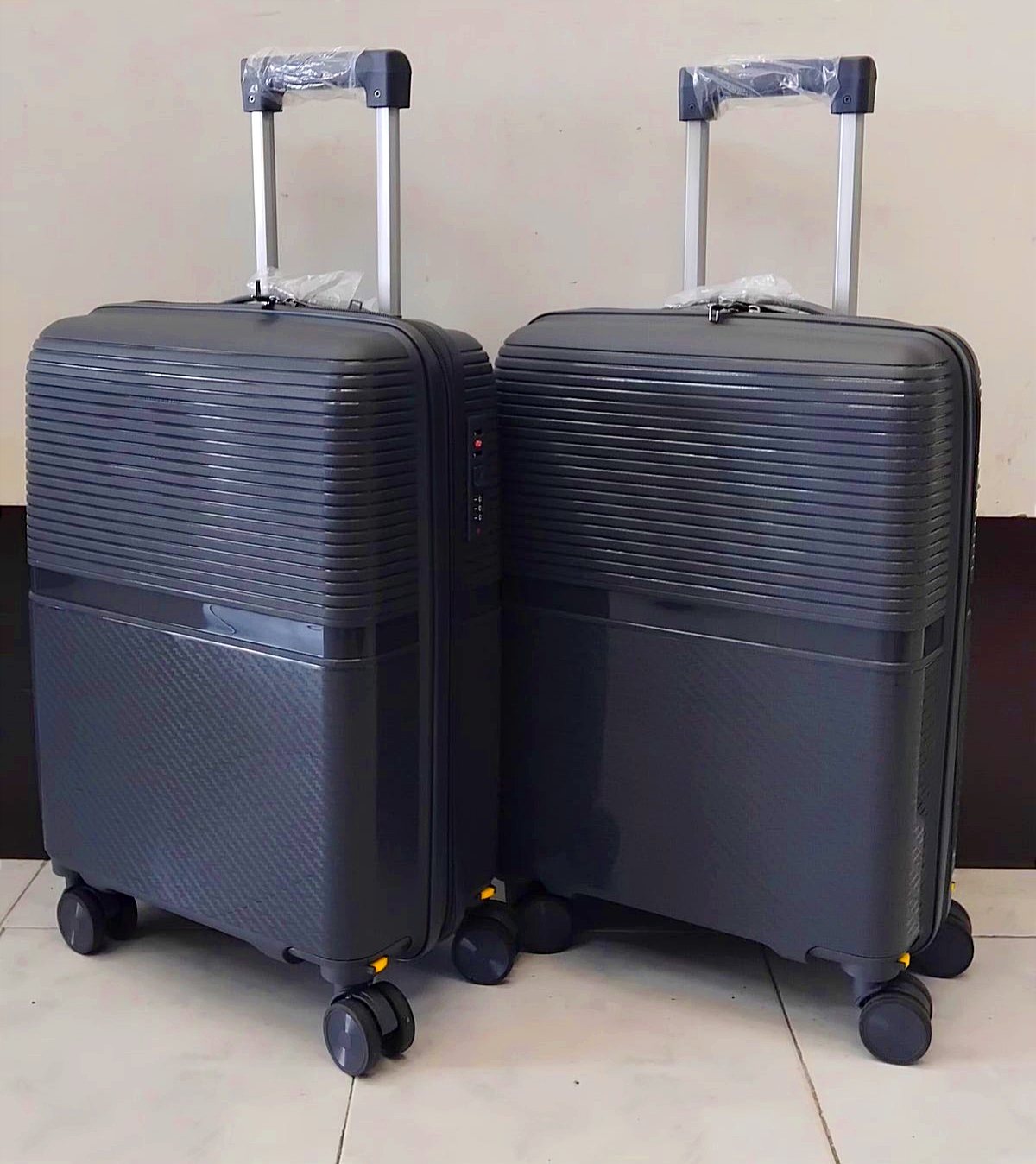 Conjunto de 2 Malas Viagem Pequena/ Cabine (Saem Rodas) Material em Polipropileno