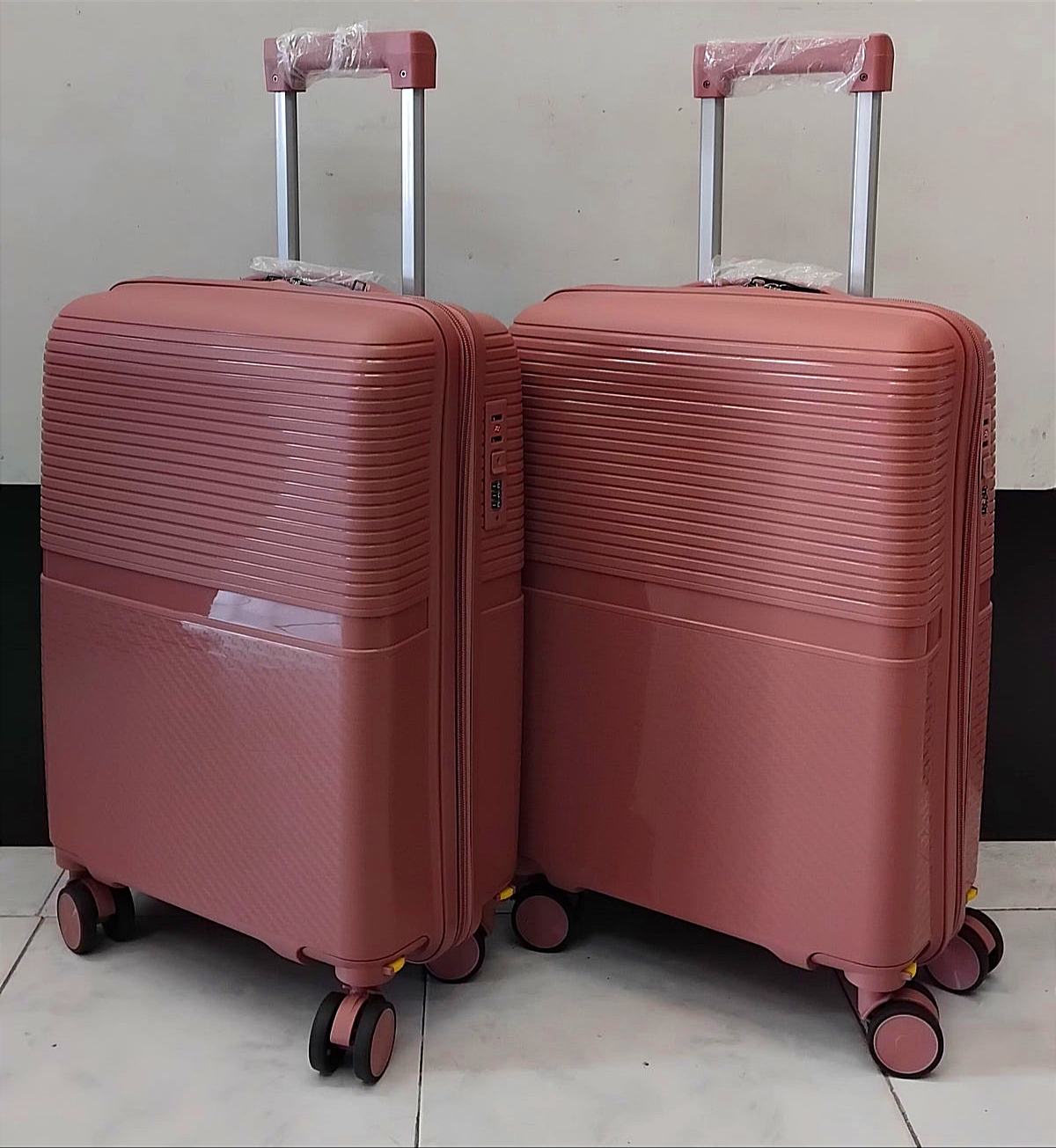 Conjunto de 2 Malas Viagem Pequena/ Cabine (Saem Rodas) Material em Polipropileno foto 2