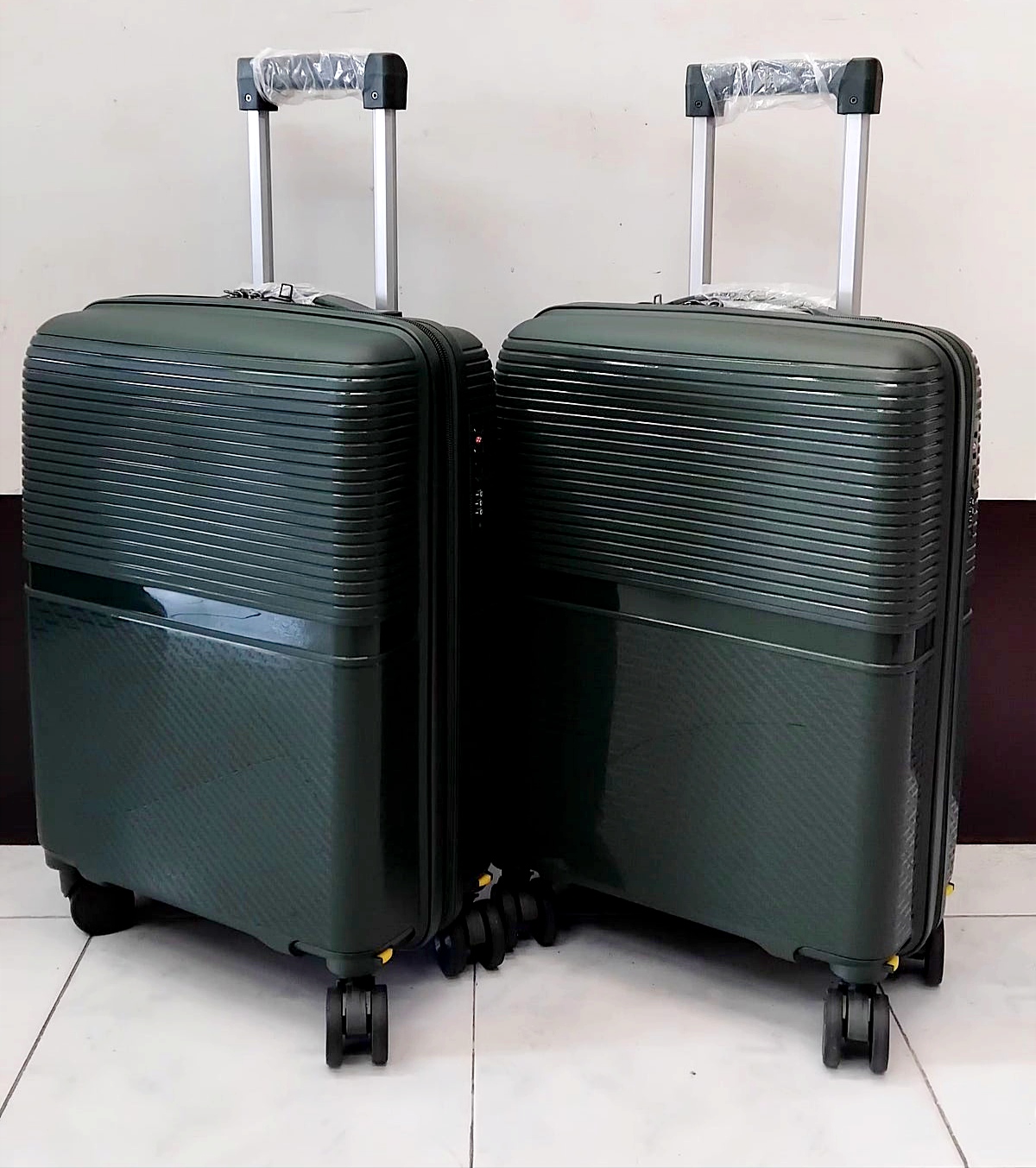 Conjunto 2 Malas de Viagem Pequena/ Cabine (Saem Rodas) Material em Polipropileno Premium foto 3