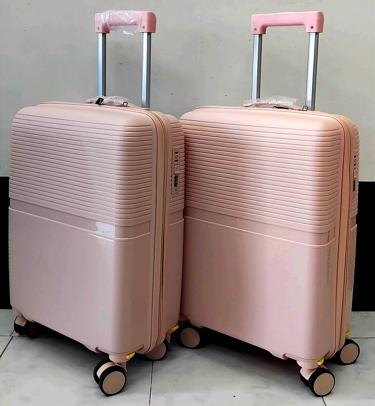 Conjunto 2 Malas de Viagem Pequena/ Cabine (Saem Rodas) Material em Polipropileno Premium foto 2